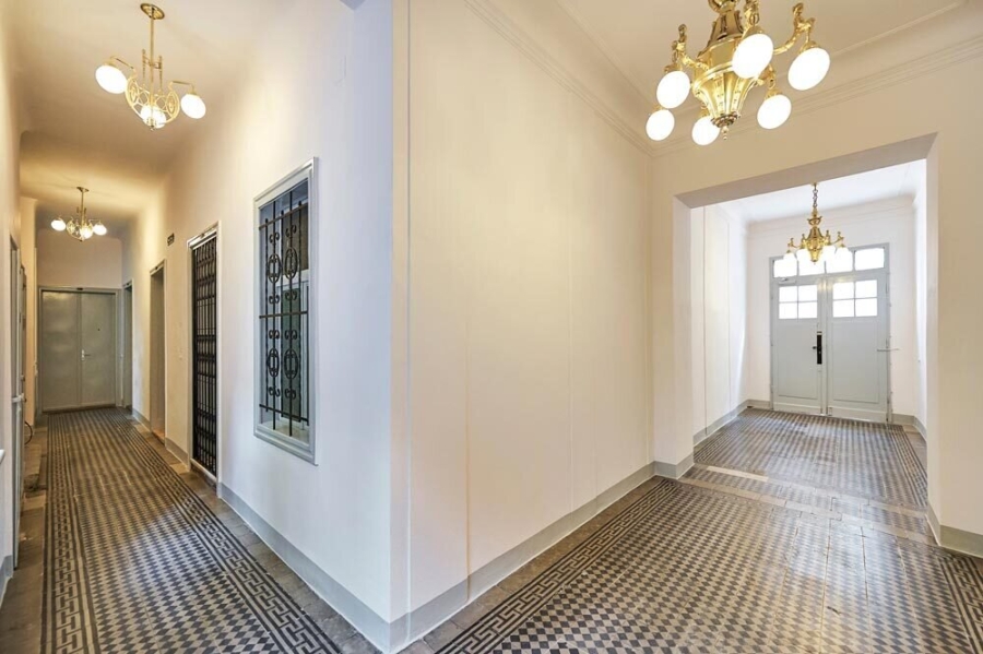 Belagsfertige 2-Zimmer-Altbauwohnung – Gestalten Sie Ihre Wohnung nach eigenen Vorstellungen - Entree_Haus (626221)