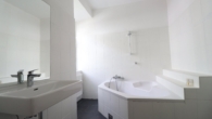 Top 2 - OG: Badezimmer - Anlageobjekt mit Potential: Historisches Stadthaus im Stadtzentrum von Wiener Neustadt