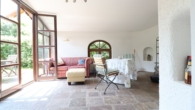 Großzügiges Wohnen im Landhausstil mit Naturgarten in Ausblickslage - Bild