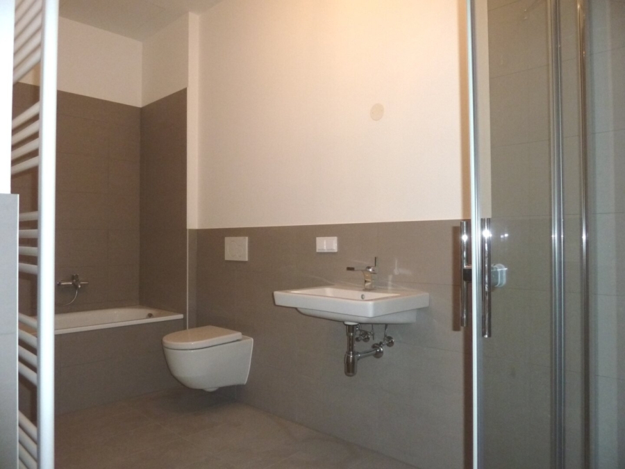 Stilvolles Wohnen mit Parkblick - Bild (671147)