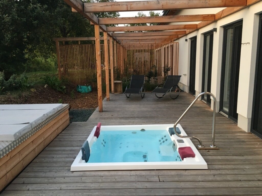 Großer Dreikant-Hof mit vielfältiger Nutzungsmöglichkeit; Wohngemeinschaft, Großfamilie, Seminare, landwirtschaftliche Aktivitäten - Bild (626194)