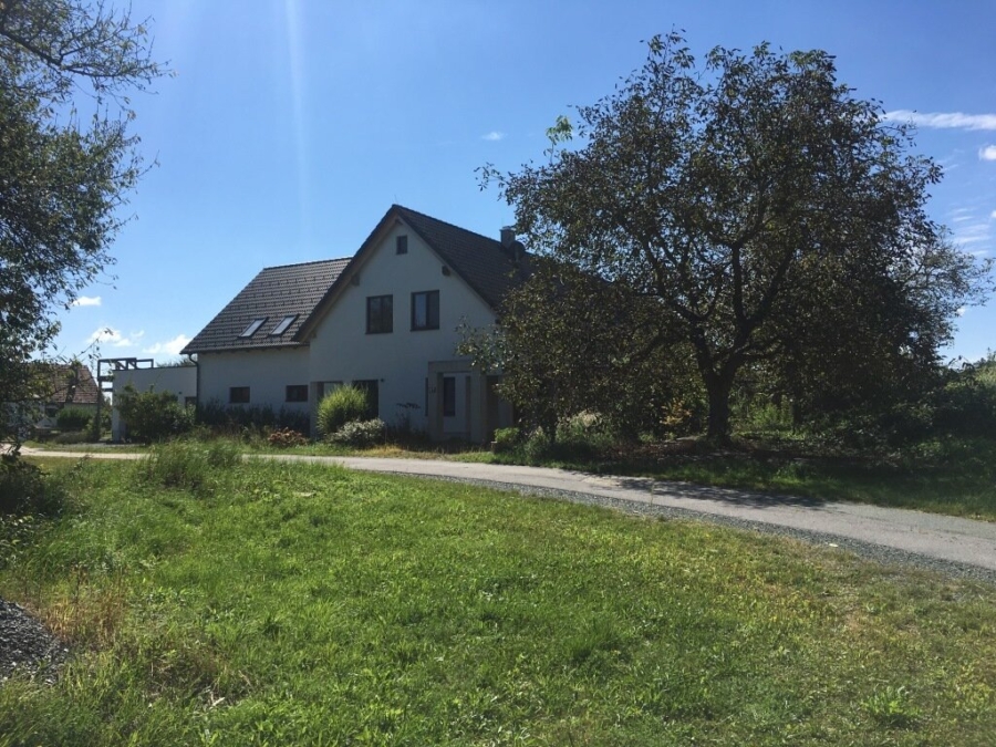 Großer Dreikant-Hof mit vielfältiger Nutzungsmöglichkeit; Wohngemeinschaft, Großfamilie, Seminare, landwirtschaftliche Aktivitäten - Bild (626190)