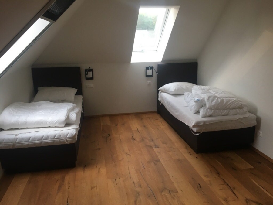 Großer Dreikant-Hof mit vielfältiger Nutzungsmöglichkeit; Wohngemeinschaft, Großfamilie, Seminare, landwirtschaftliche Aktivitäten - Bild (626208)