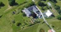 Großer Dreikant-Hof mit vielfältiger Nutzungsmöglichkeit; Wohngemeinschaft, Großfamilie, Seminare, landwirtschaftliche Aktivitäten - Titelbild