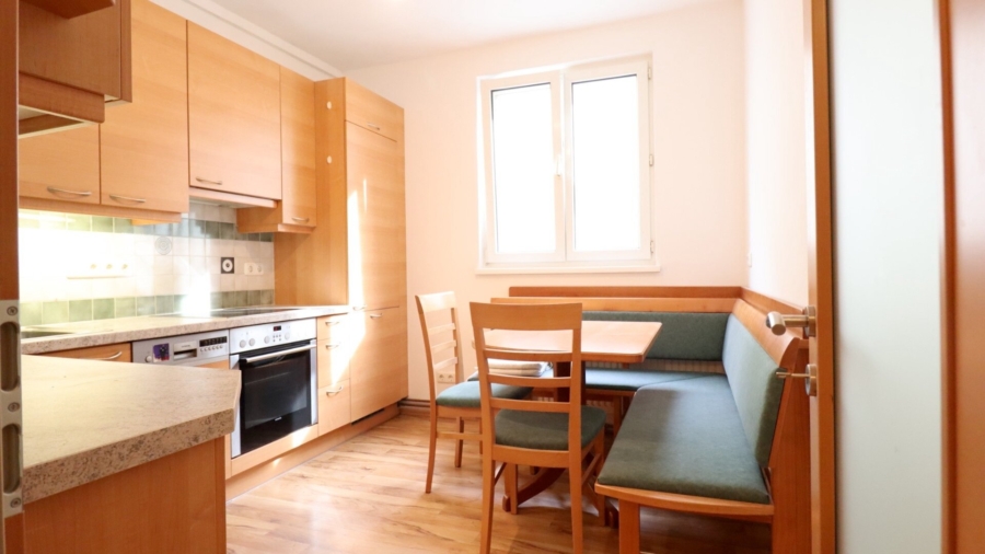 Sonnige 3-Zimmer-Wohnung mit Süd-Balkon im Nibelungenviertel - Küche (626239)