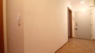 Sonnige 3-Zimmer-Wohnung mit Süd-Balkon im Nibelungenviertel - Vorzimmer_Blick Eingang