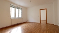 Sonnige 3-Zimmer-Wohnung mit Süd-Balkon im Nibelungenviertel - Wohnzimmer