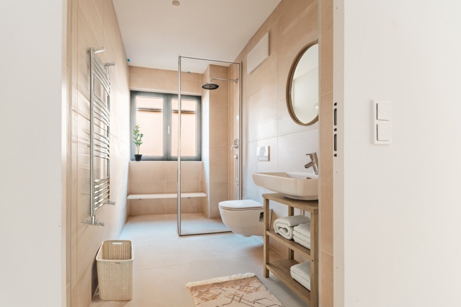 Moderne Gartenmaisonette in Sievering – Grünruhelage mit privatem Garten - Badezimmer_Rendering Architekt (679441)
