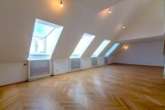 Luxuriöses Wohnen in Bestlage Döblings: Exklusive Dachgeschoss-Maisonette mit Weitblick - Bild