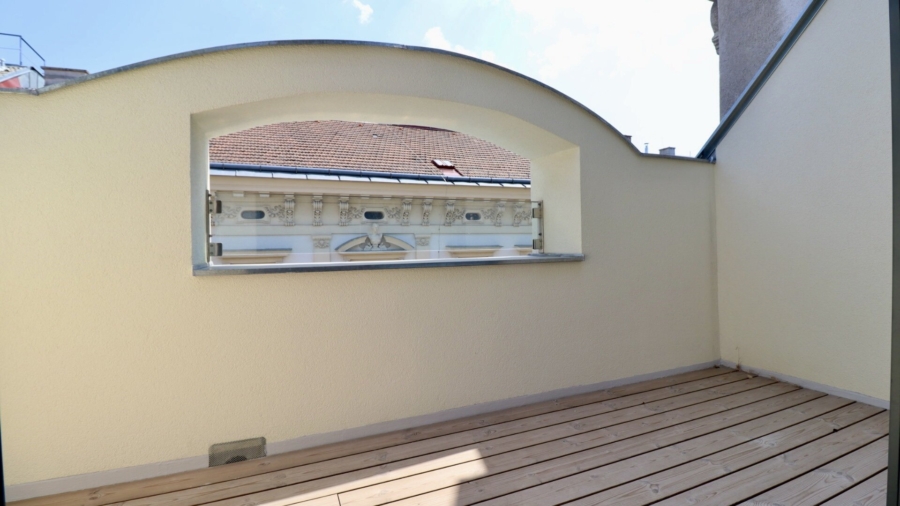 Hochwertig ausgestattete Dachgeschosswohnung auf zwei Ebenen nahe Taubstummengasse - Terrasse - Untere Wohnebene (677104)