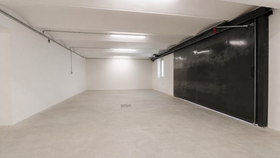 Hochwertig ausgestattete Dachgeschosswohnung auf zwei Ebenen nahe Taubstummengasse - Garage (677117)