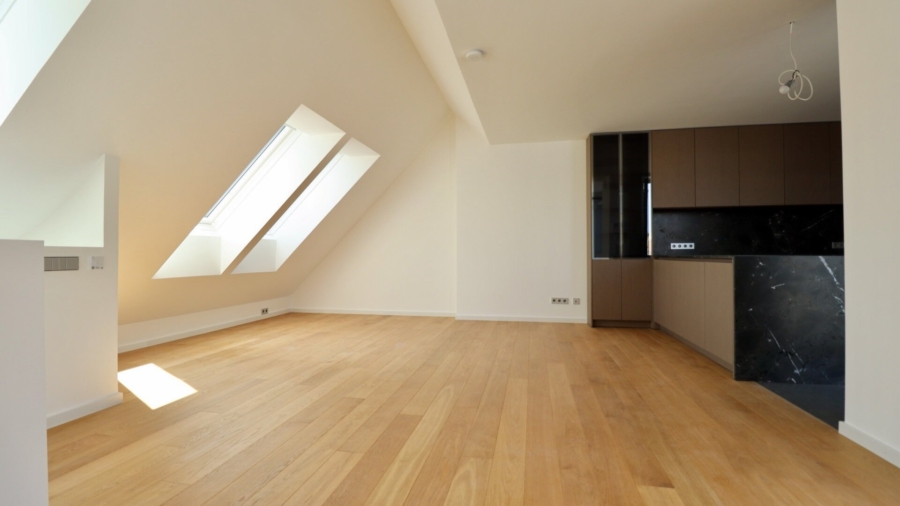 Hochwertig ausgestattete Dachgeschosswohnung auf zwei Ebenen nahe Taubstummengasse - Wohn/ Essbereich - Obere Wohnebene (677092)