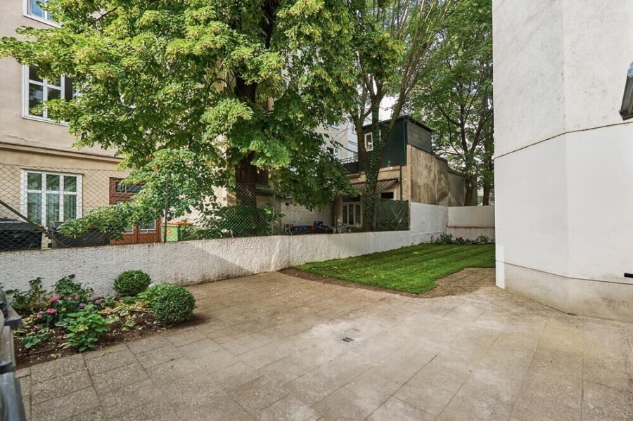 2-Zimmer-Altbauwohnung – Top Zustand nach Sanierung! - Hof (634595)