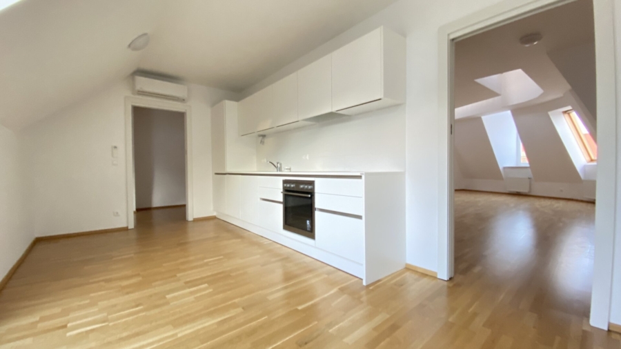 Großzügige Penthouse-Maisonette mit Dachterrasse - Küche (626323)