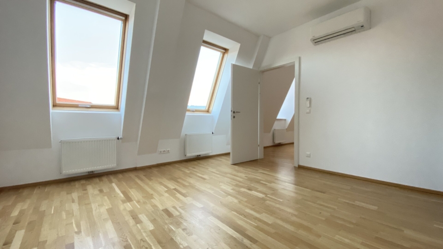 Großzügige Penthouse-Maisonette mit Dachterrasse - Schlafzimmer - ostseitig (626321)