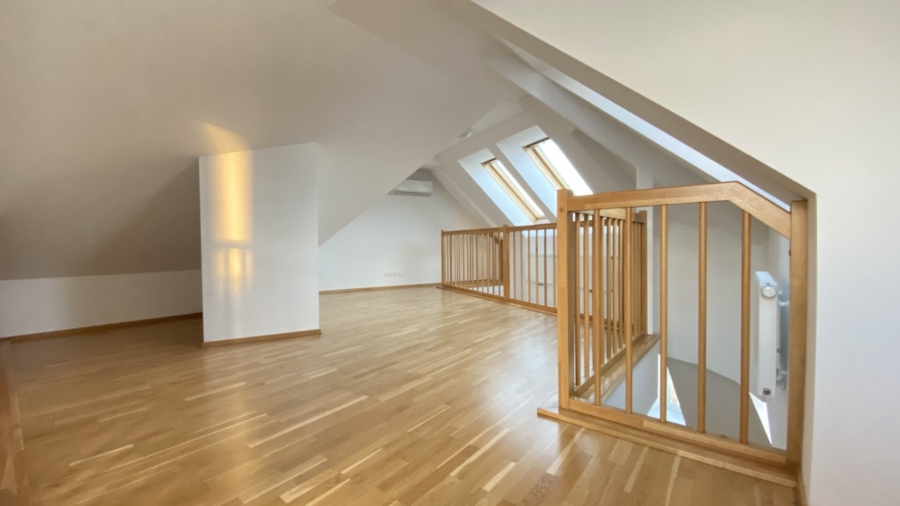 Großzügige Penthouse-Maisonette mit Dachterrasse - Galerie (626327)