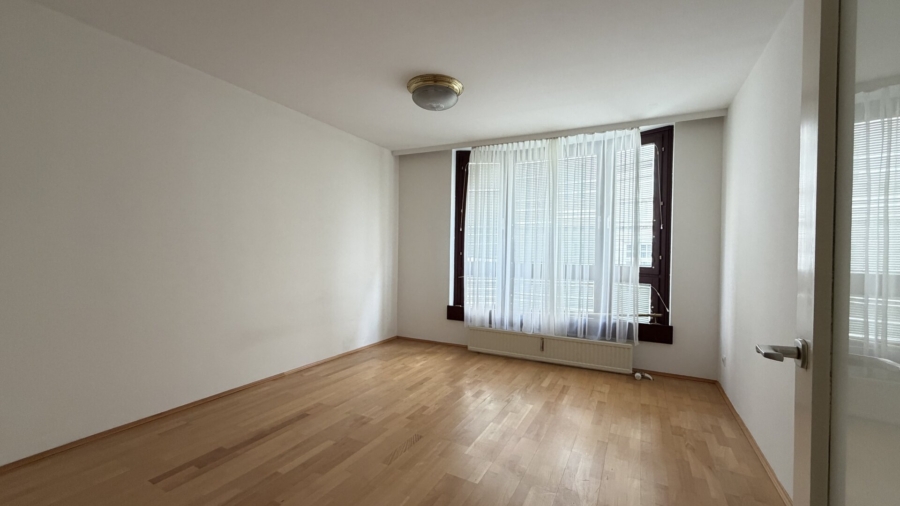 Großzügige, helle 3-Zimmerwohnung in Top-Lage - Bild (676666)