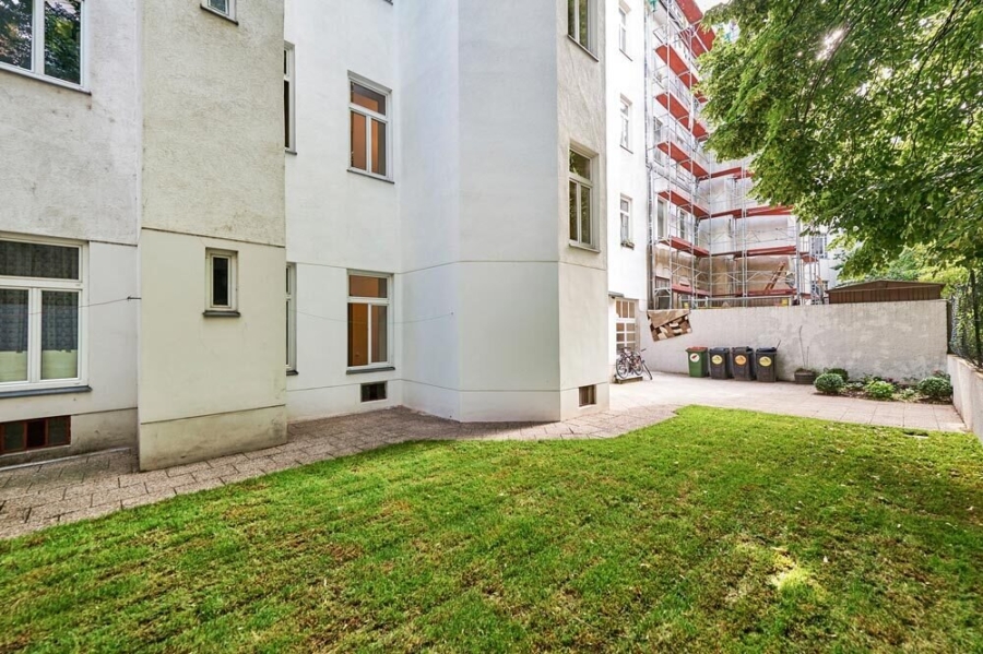 Chice, vollmöblierte Mietwohnung: West-Terrasse/ Fernblick/ U-Bahnnähe/ Stellplatz optional - Hof (676729)