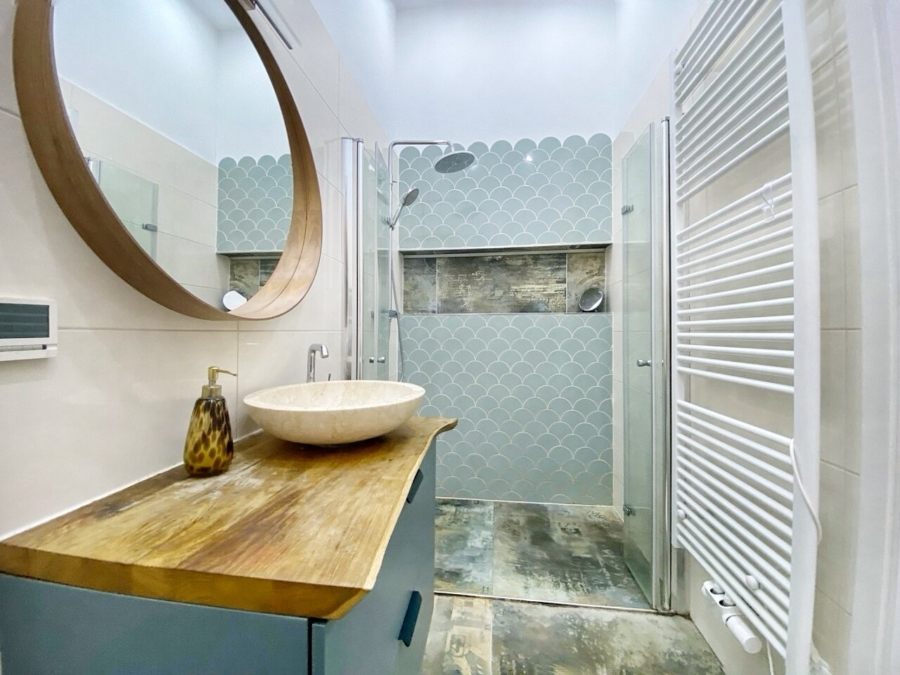 Luxuriöse 4-Zimmer-Wohnung in stilvollem Altbau - Duschbad (674191)