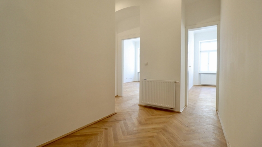 Perfekter Altbau für Singles & Paare – Top sanierter Erstbezug - Eingangsbereich (676897)
