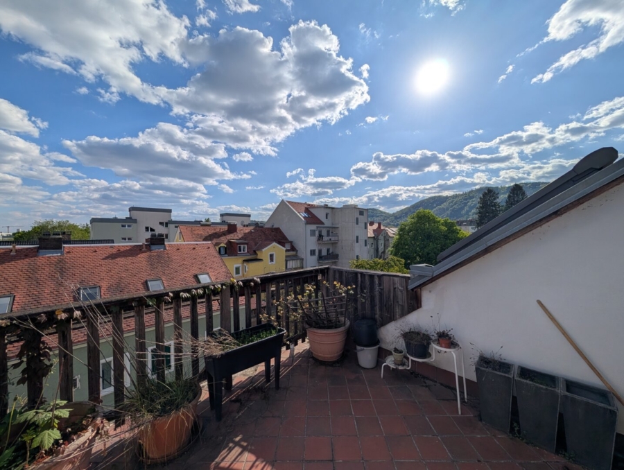 Ruhige 3-Zimmer Familienwohnung mit Südterrasse / perfekte öffentliche Anbindung - Titelbild (672940)