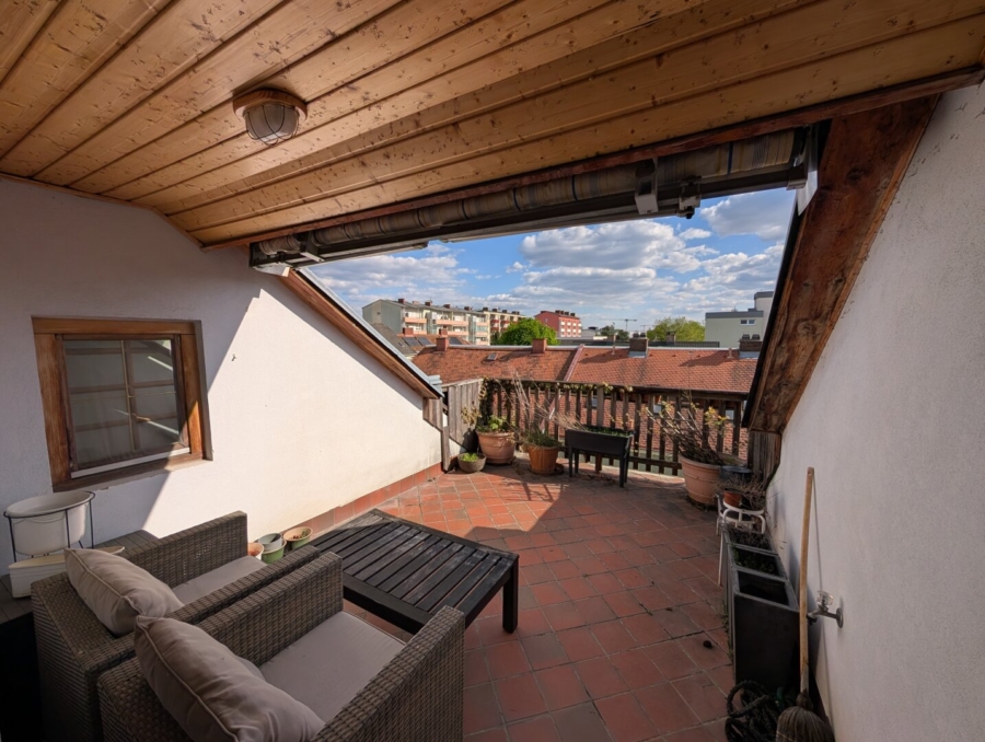 Ruhige 3-Zimmer Familienwohnung mit Südterrasse / perfekte öffentliche Anbindung - Bild (672941)