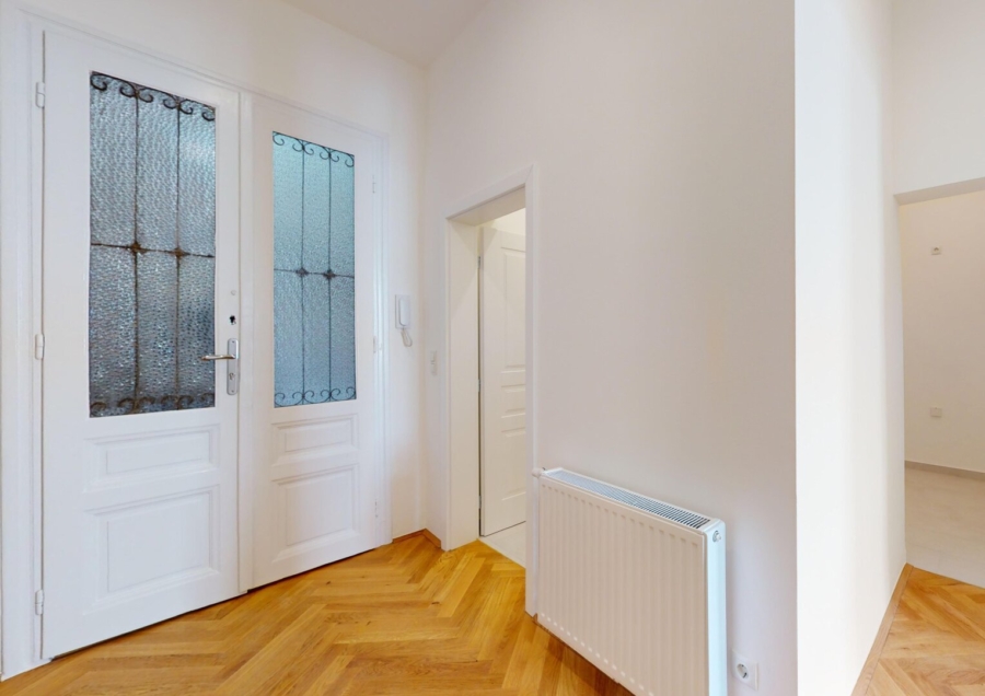 Top-sanierter Erstbezug – 2-Zimmer-Altbauwohnung - Musterfoto_Entrée (674176)