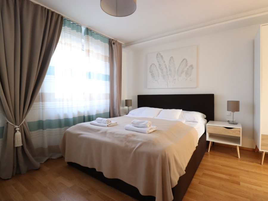 Chice, vollmöblierte Mietwohnung: West-Terrasse/ Fernblick/ U-Bahnnähe - Bild (626349)