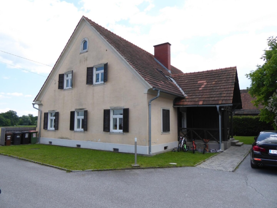 Solides Anlageobjekt – Wohnhaus mit vier Wohneinheiten und Ausbaupotential - Titelbild (679502)