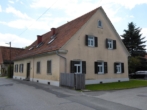 Bild - Solides Anlageobjekt – Wohnhaus mit vier Wohneinheiten und Ausbaupotential
