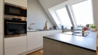 Wohnküche - Penthouse-Feeling im Altbau – 108 m² Moderne Maisonette mit 12 m² Terrasse und Grünblick