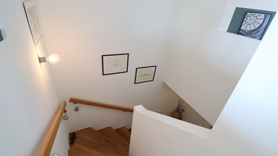 Penthouse-Feeling im Altbau – 108 m² Moderne Maisonette mit 12 m² Terrasse und Grünblick - Stiegenaufgang (677840)