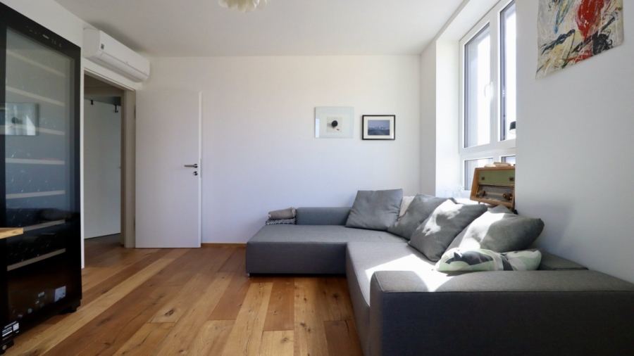 Penthouse-Feeling im Altbau – 108 m² Moderne Maisonette mit 12 m² Terrasse und Grünblick - Gäste_Arbeitszimmer (677833)